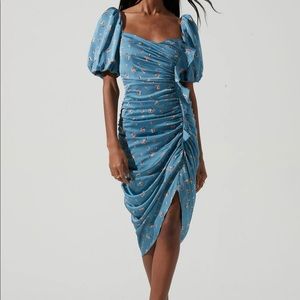 ASTR The Label Ruched Bubble Sleeve Floral Dress